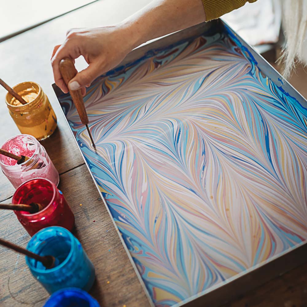 Creating a marbling effect with four colours